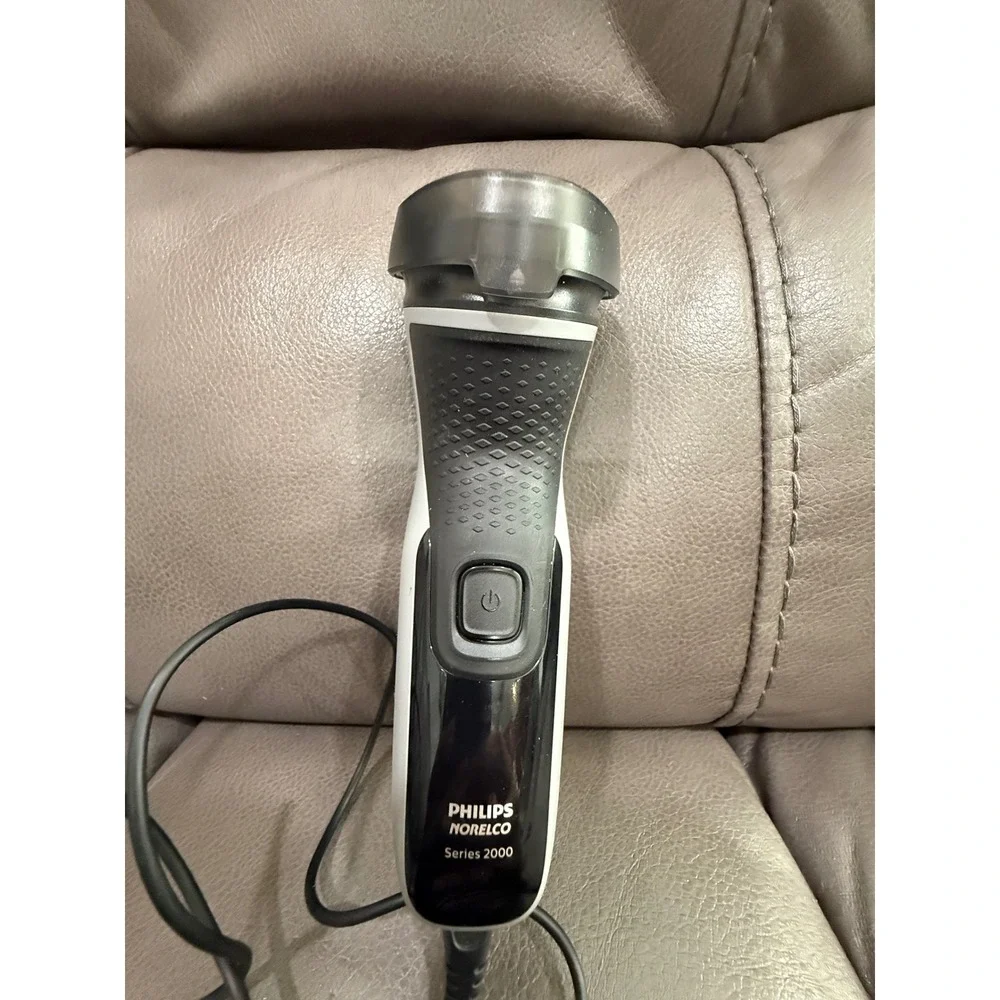 Philips Norelco Series 2000 Electric Rotary Shaver S1211 Black Silver with Cord